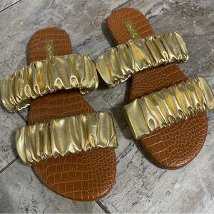 Qupid Sandals Gold Size 7